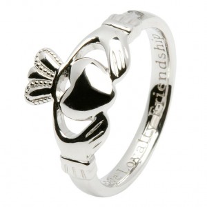 Claddagh Comfort fit Silver Ring
